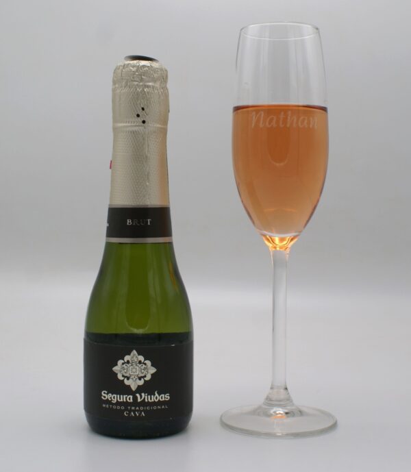 Cava fles met gegraveerde glazen - Afbeelding 2